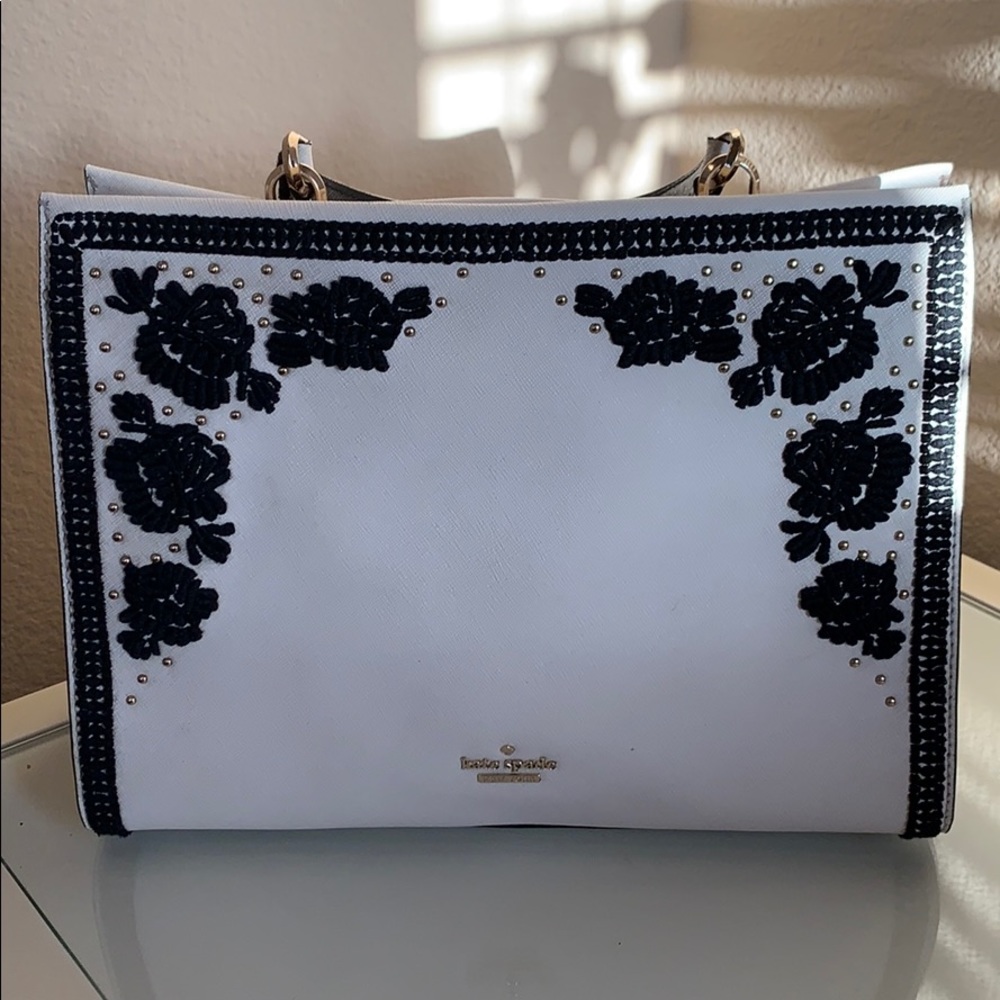 🖤🤍Kate Spade Embroidered Purse🤍🖤